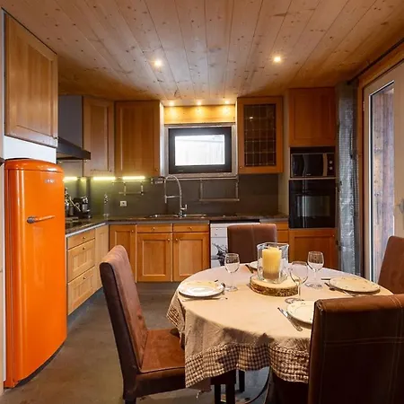 Maxine **** Chalet Huez